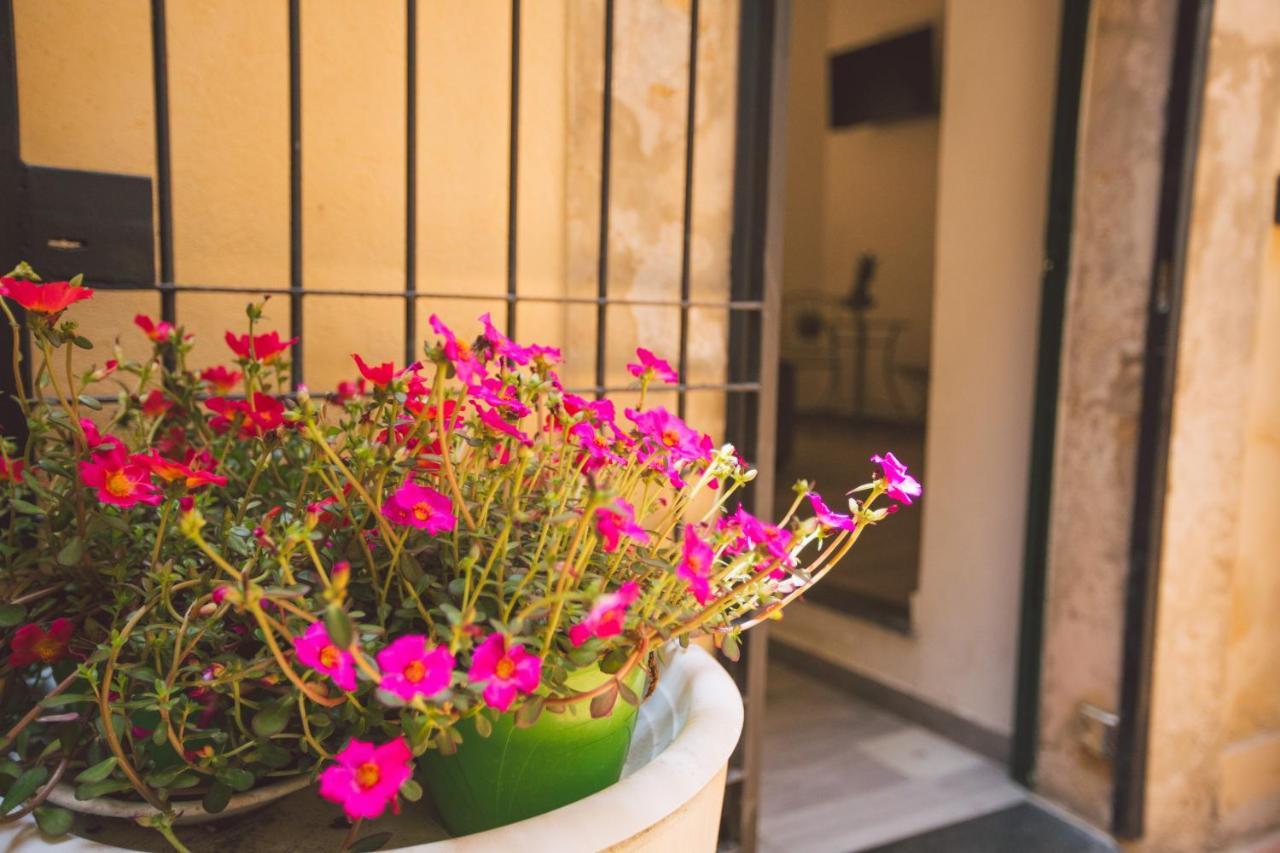 Mito & Mare Apartment Сиракуза Екстериор снимка